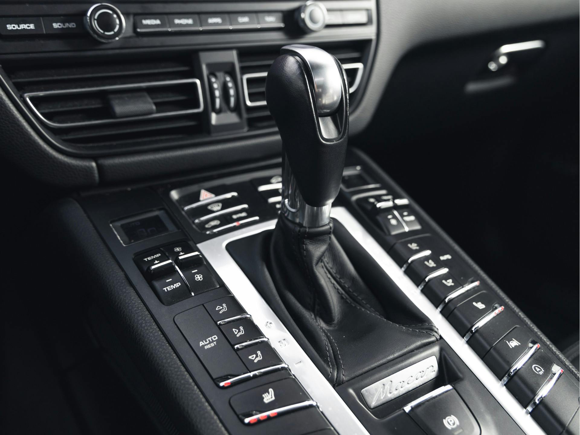 Porsche Macan 2.0 | Panoramadak | Bose | Luchtvering | Adaptieve Sportstoelen